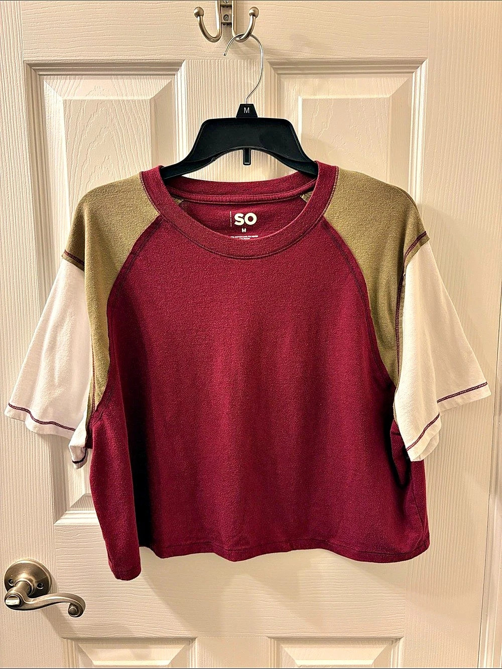 SO Colorblock Raglan Tee in Burgundy & Green Size Medium